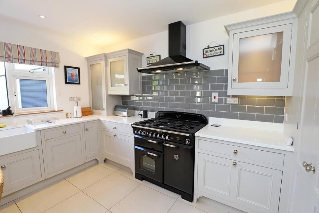 Luxury Detached Home Close To Strangford Lough Killinchy Exterior foto